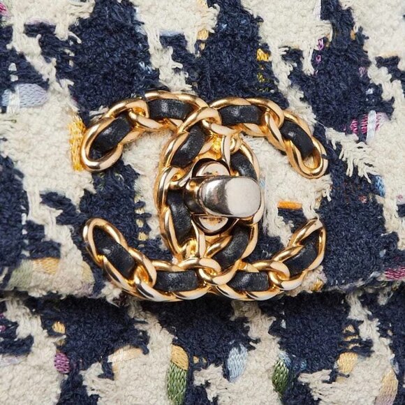 Chanel Blue/White Houndstooth Tweed Chanel 19 Small Flap Bag - Picture 6 of 11